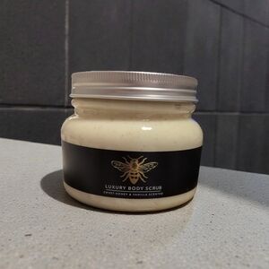 NWOT Asquith & Somerset Sweet Honey And Vanilla Luxury Body Scrub